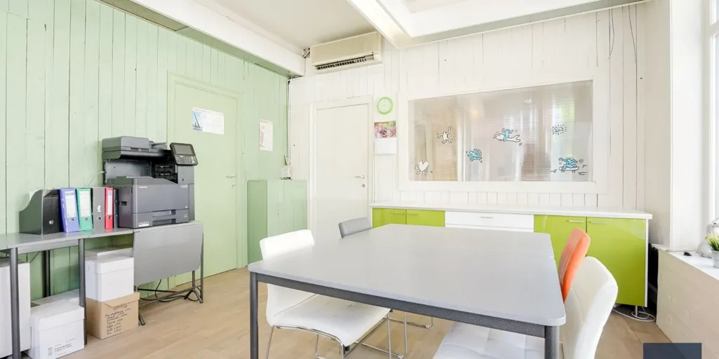 Office - Renovated Property with Courtyard in Ledeberg