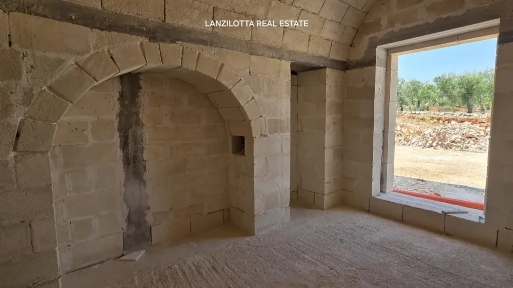 Pièces - Unfinished Villa with Pool in Ostuni