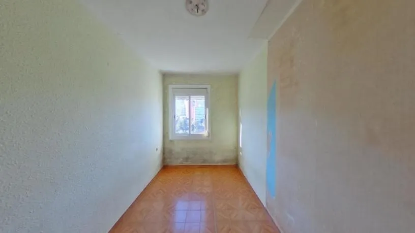 Rooms - Bright Apartment with Balcony in Barcelona