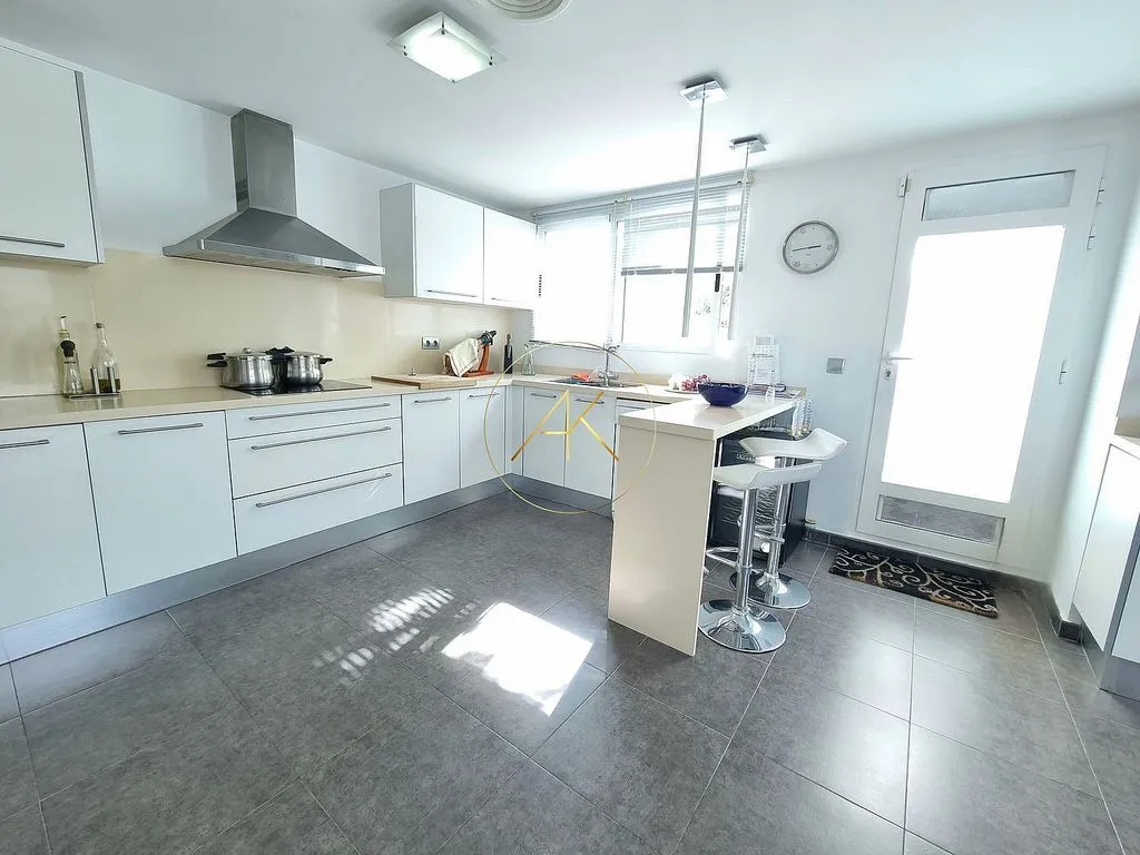 Kitchen - Chalet with Pool and Terrace in Torre en Conill