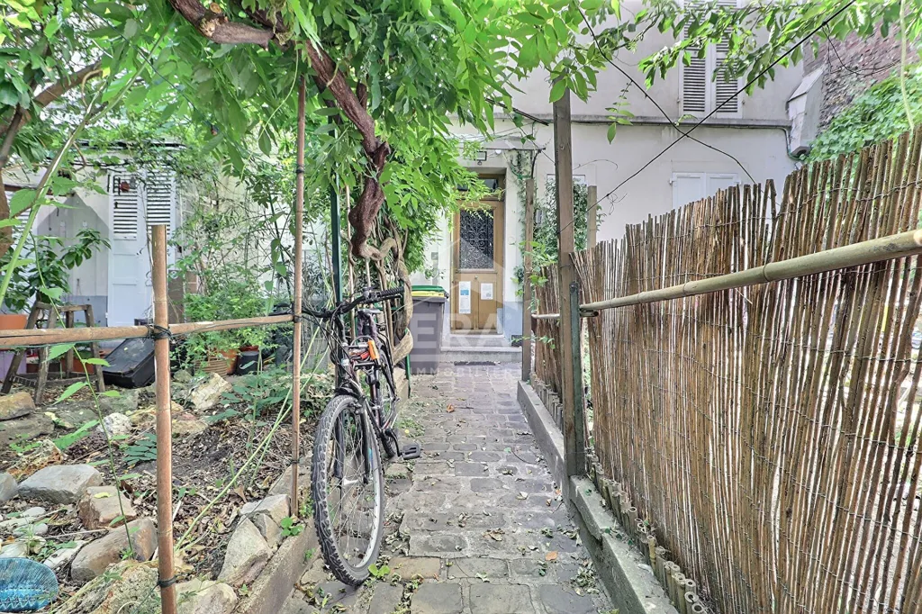 Jardin - Studio à Rénover avec Balcon à Pantin