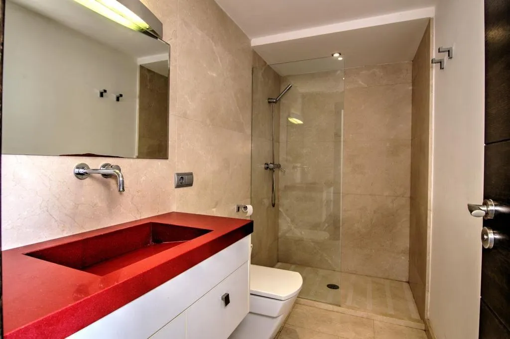 Bagni - Beachfront Villa with Sea Views in Oliva Nova