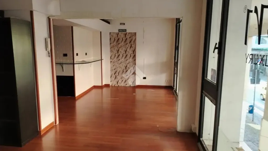 Entrée - Bright Studio Flat with Lift in Atripalda