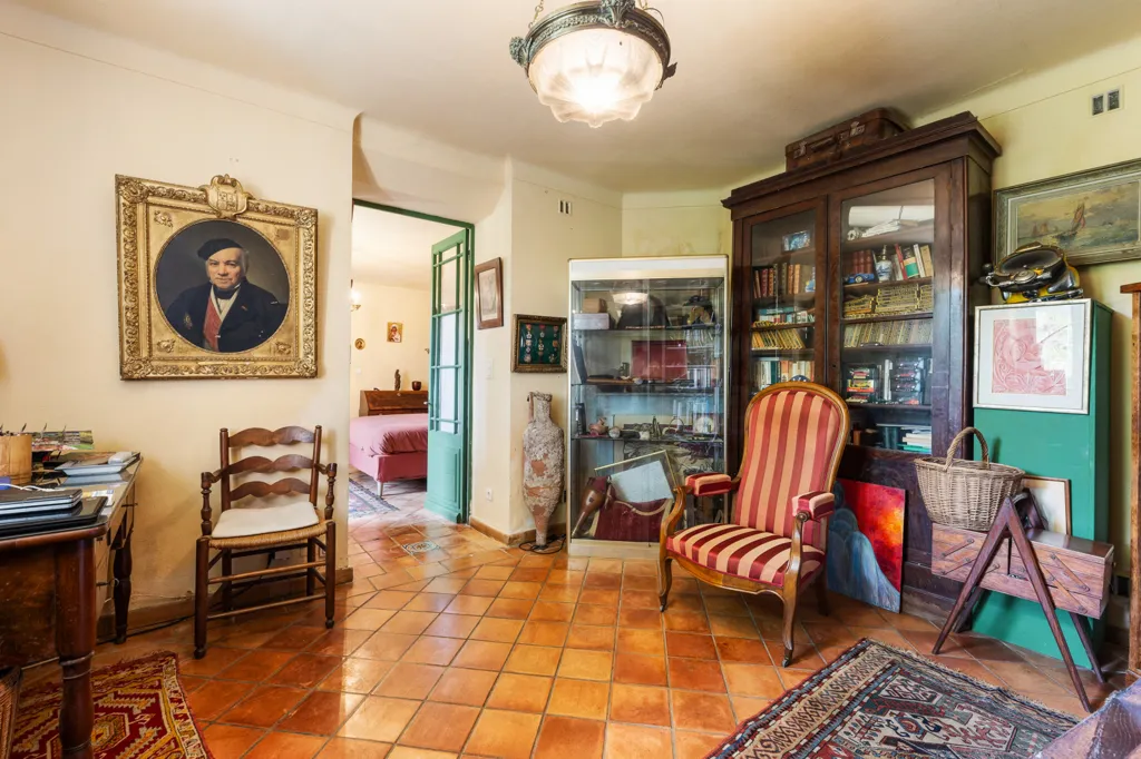 Kabinet - Charming Mas with Pool in Le Muy