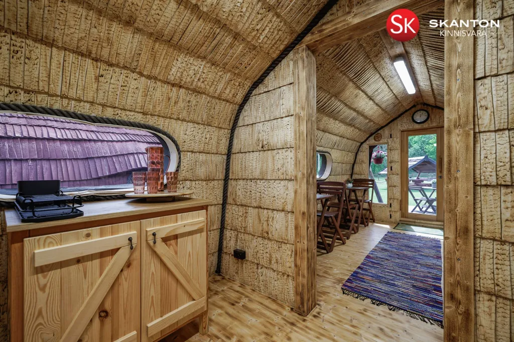 Salón - Log House with Balcony in Veskiküla