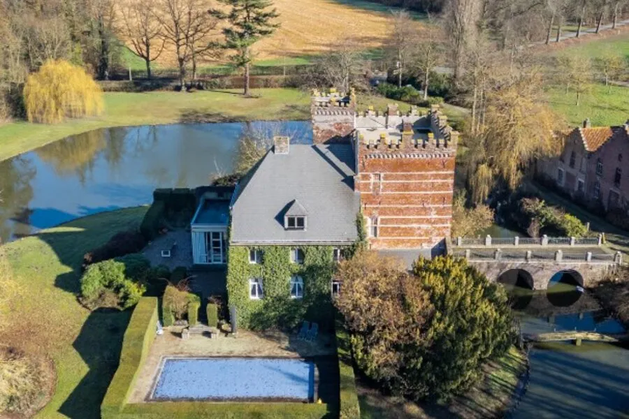 Õhuvaade - Charming Castle House with Pool near Hasselt