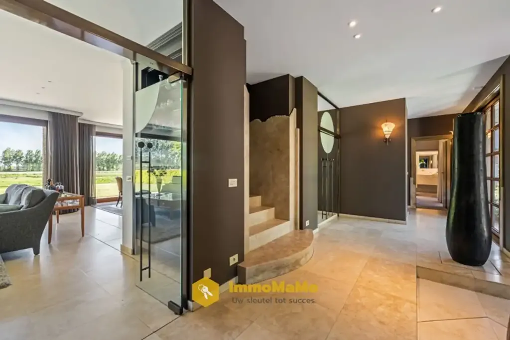 Entrée - Villa avec Piscine Intérieure et Écuries à Mendonk
