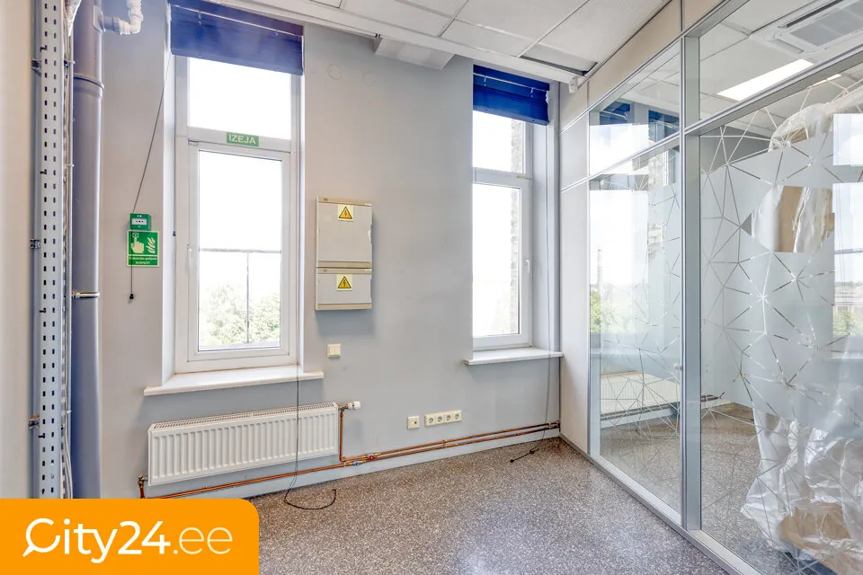 Studio - Office Building with Modern Lifts in Teika