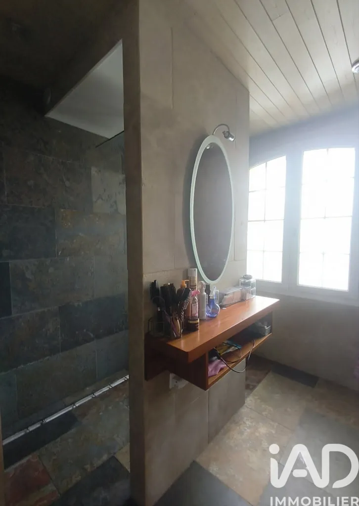 Bathrooms - Detached House with Pool in Essarts-en-Bocage