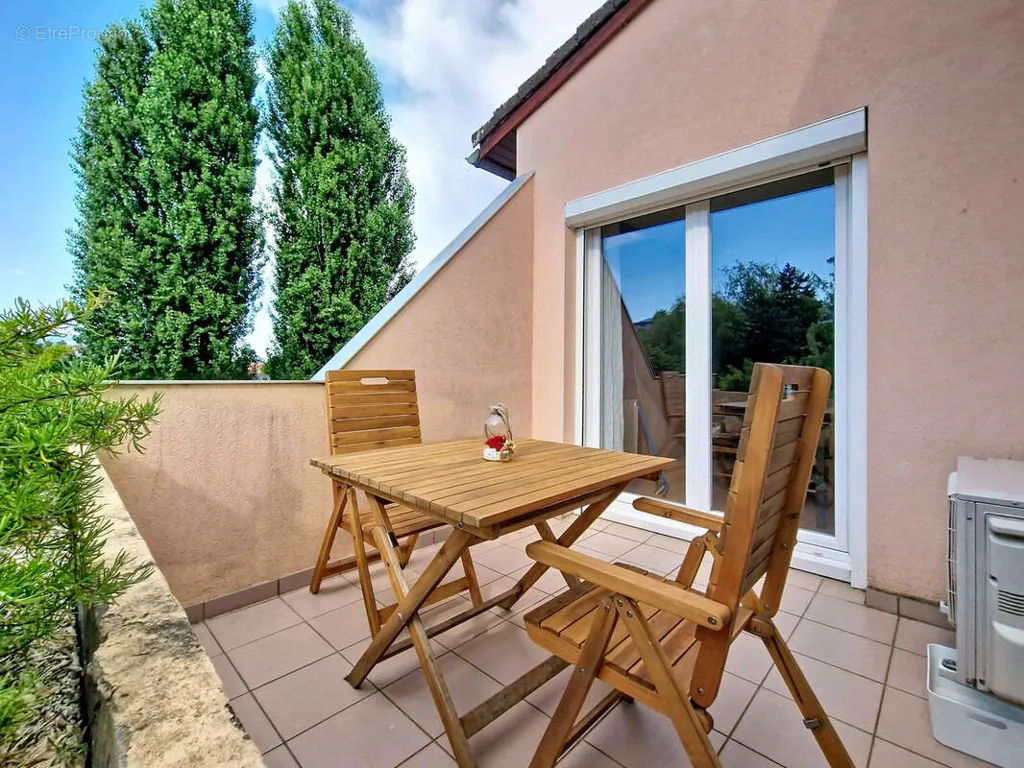 Terrazza - 3-Bed Apartment with Terrace in Gières