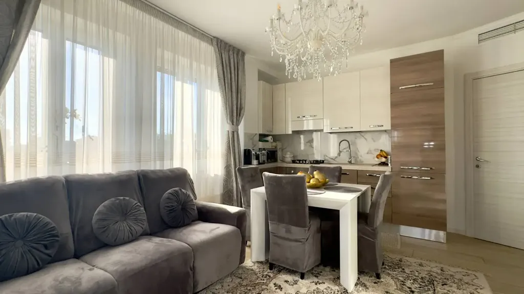 Séjour - Rear-Facing Apartment with Balcony in Cinisello Balsamo