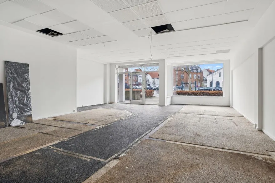Toad - Commercial Space with High Visibility in Horsens