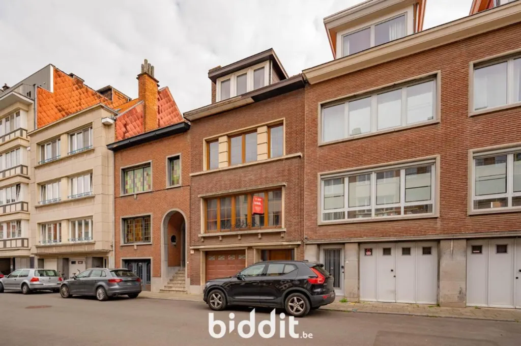 Exterior - Spacious House with Garden in Louvain