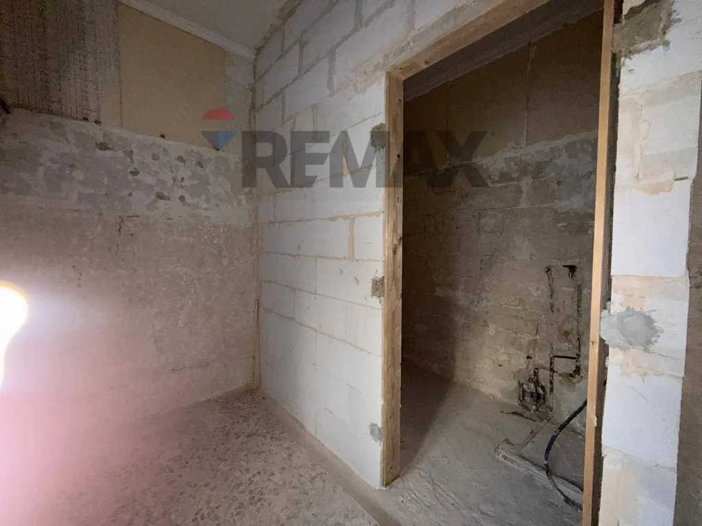 Stanze - Three-Bedroom Apartment with Balcony in Modugno