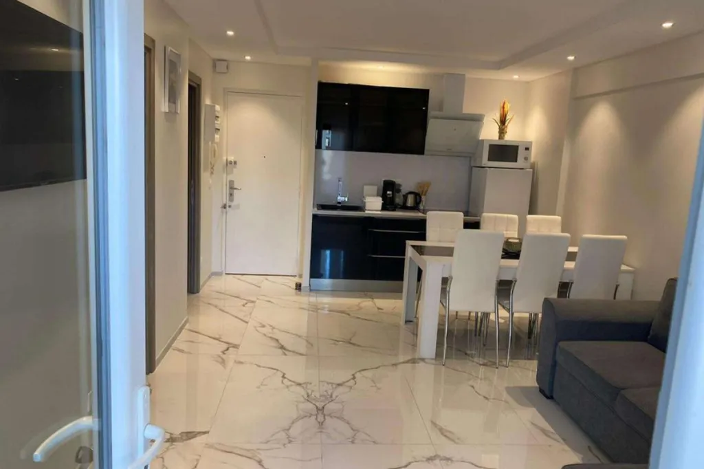 Elutuba - 1-Bed Flat with Terrace in Cannes Centre