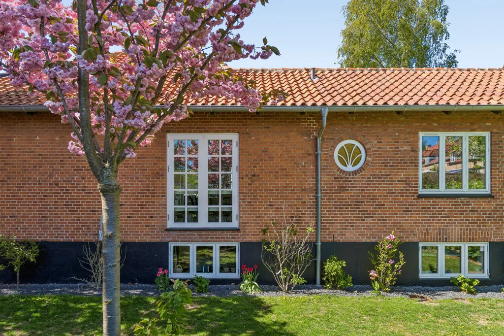 Exterior - Charming Brick Villa with Terrace in Birkerød
