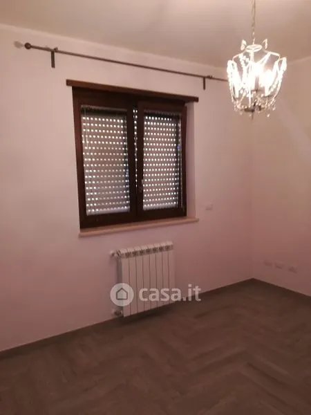 Pièces - Central Trilocale with Balcony in Mottola