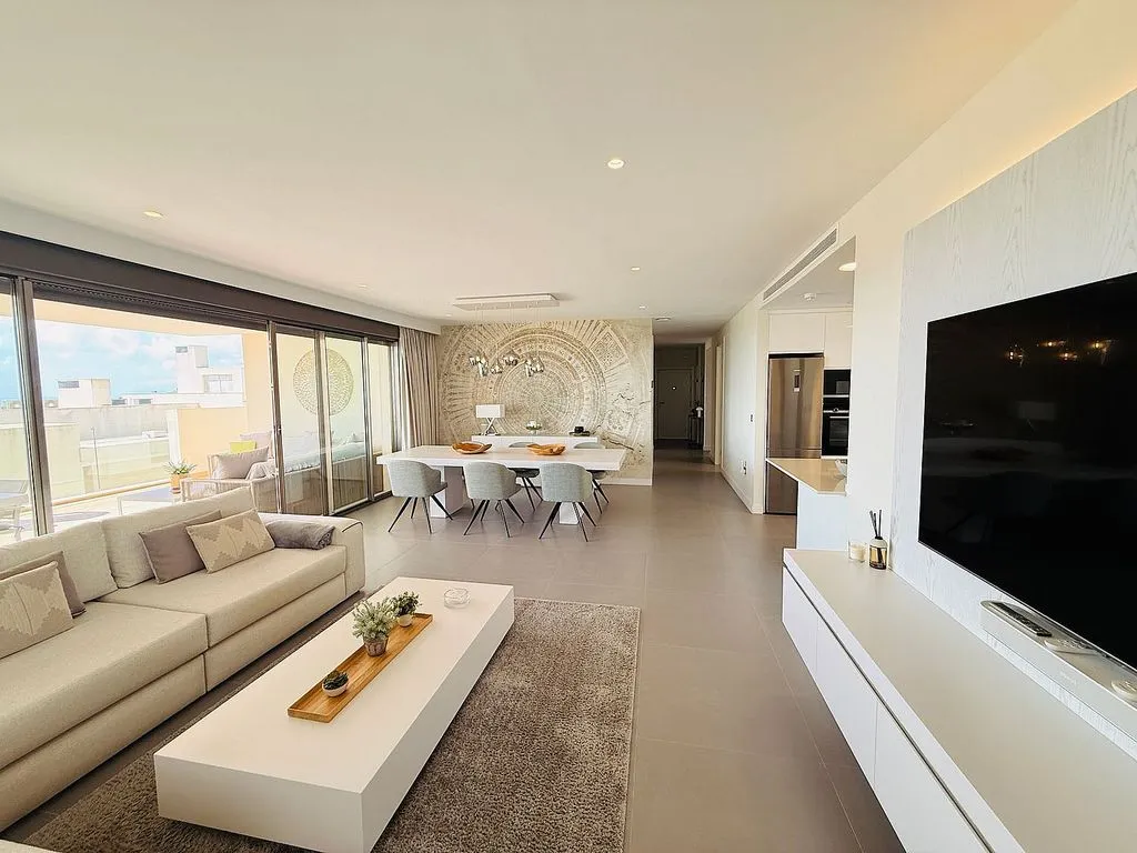 Elutuba - Contemporary Flat with Sea View in Estepona
