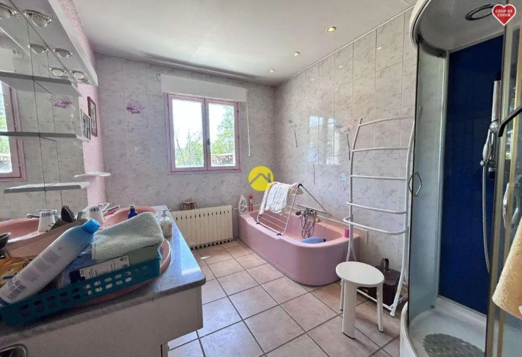 Bagni - Villa with Pool in Néris-les-Bains