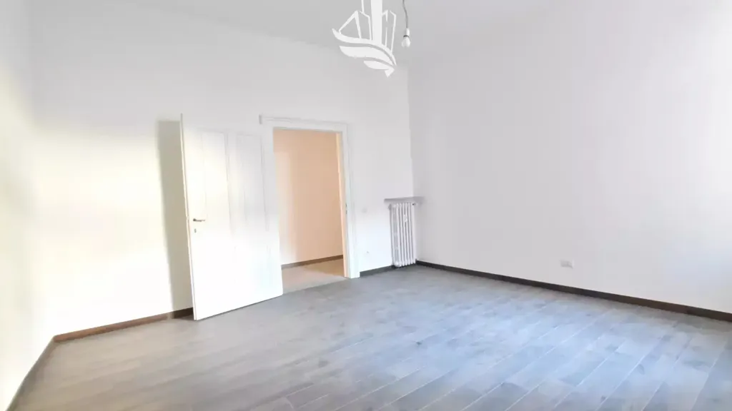 Toad - Versatile Apartment with Balcony in Bolzano