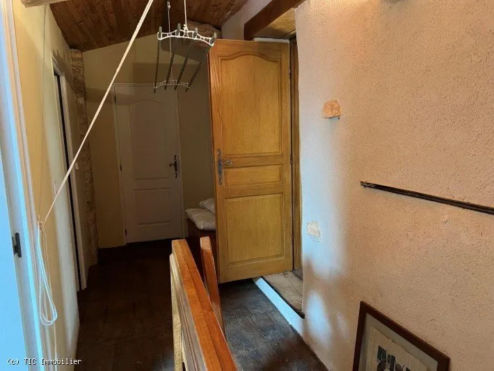 Esik - Spacious House with Large Garden in Cellefrouin