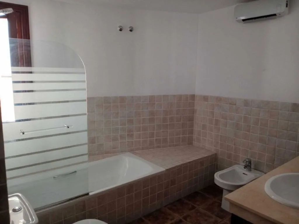 Salles de bain - Semidetached House with Patio in Estepona