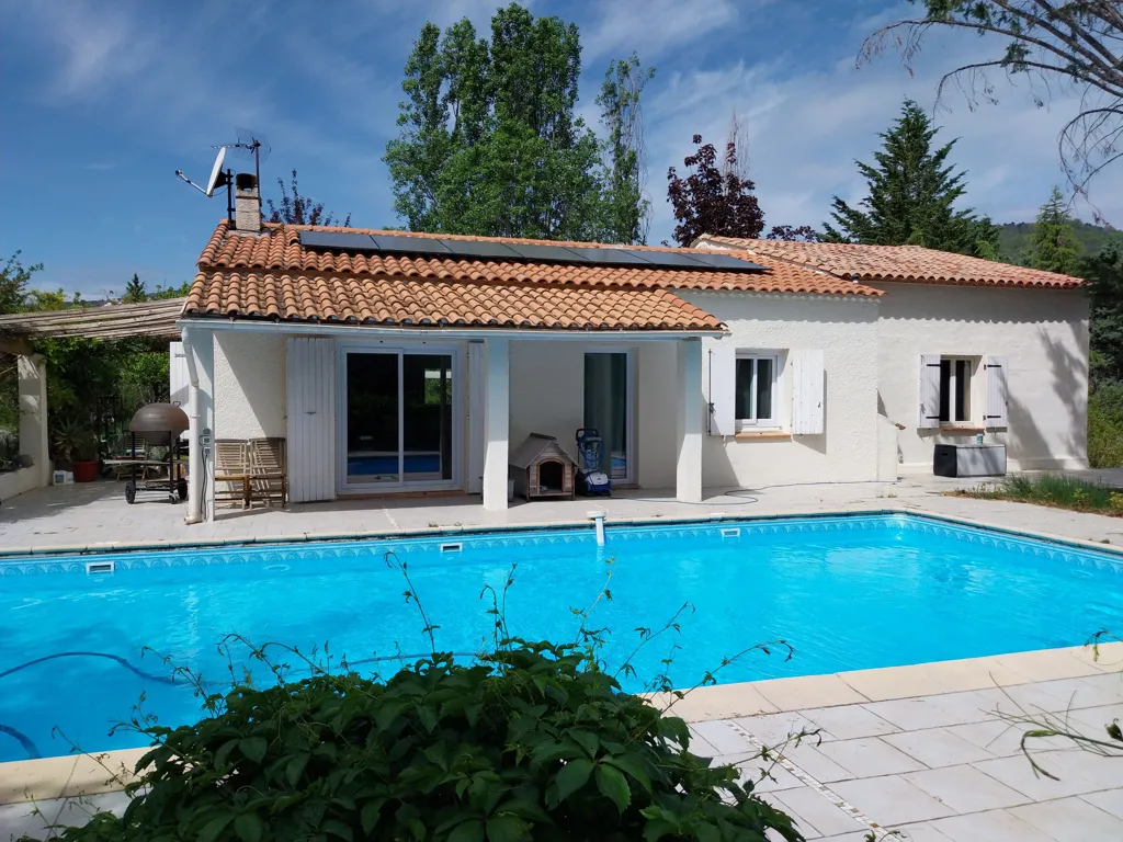 Piscine - Maison de Plain-Pied avec Vue Panoramique à Lucéram