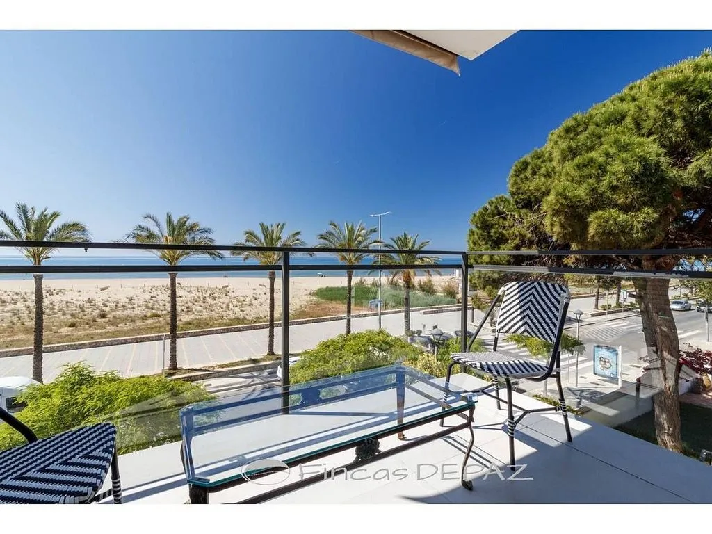 Balcone - Apartment with Sea View on Passeig Marítim
