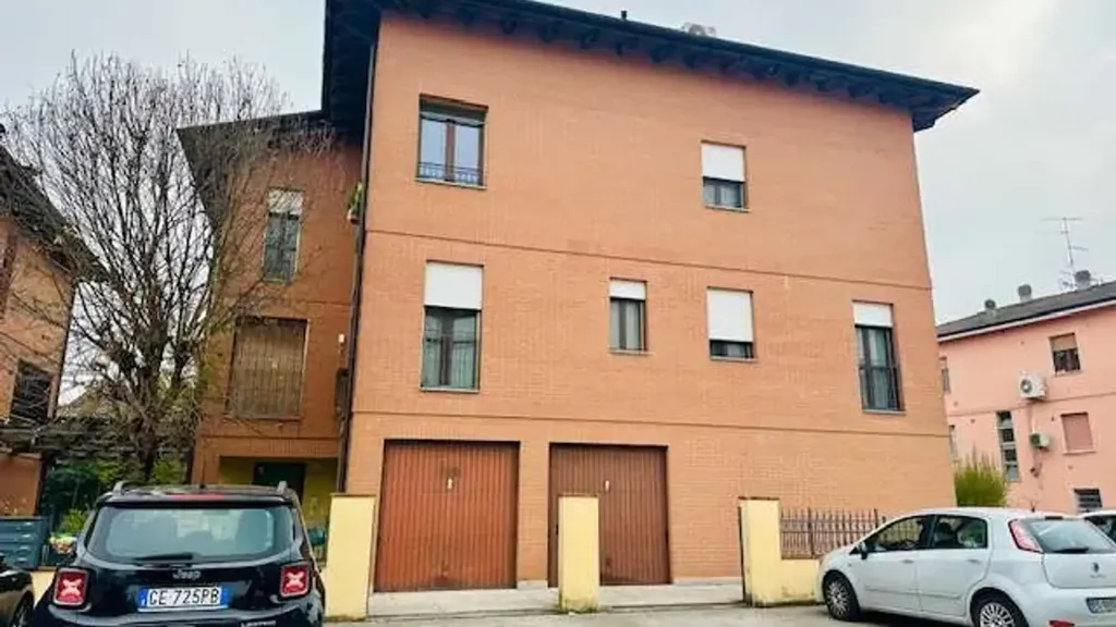 Extérieur - Two-Level Apartment with Terrace in Medolla