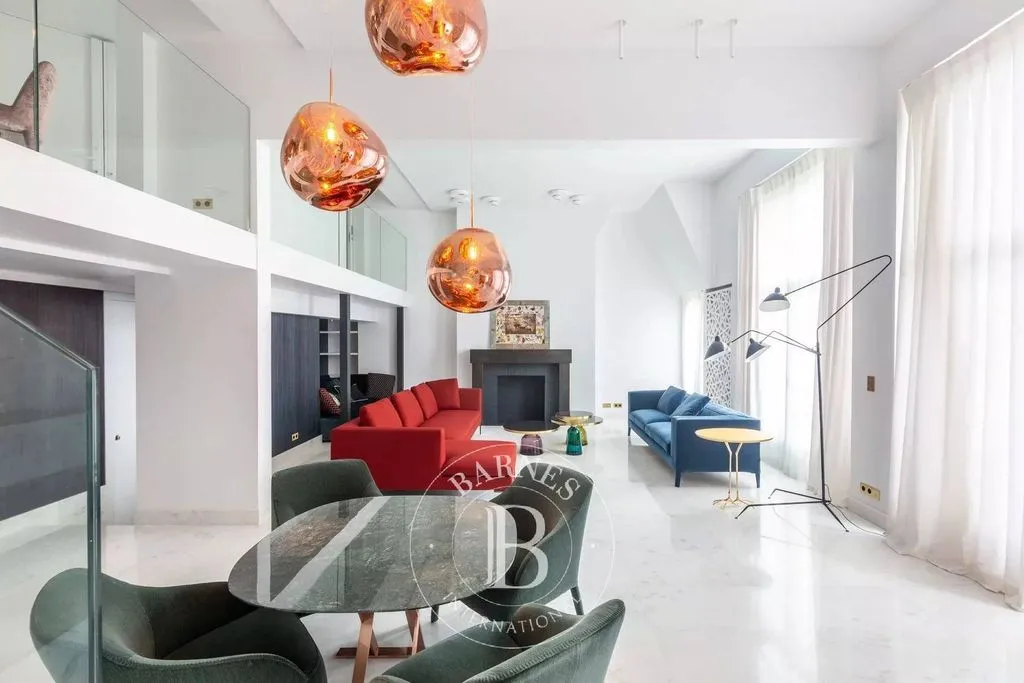 Living Room - Luxury Duplex with East-West View in Paris 7th