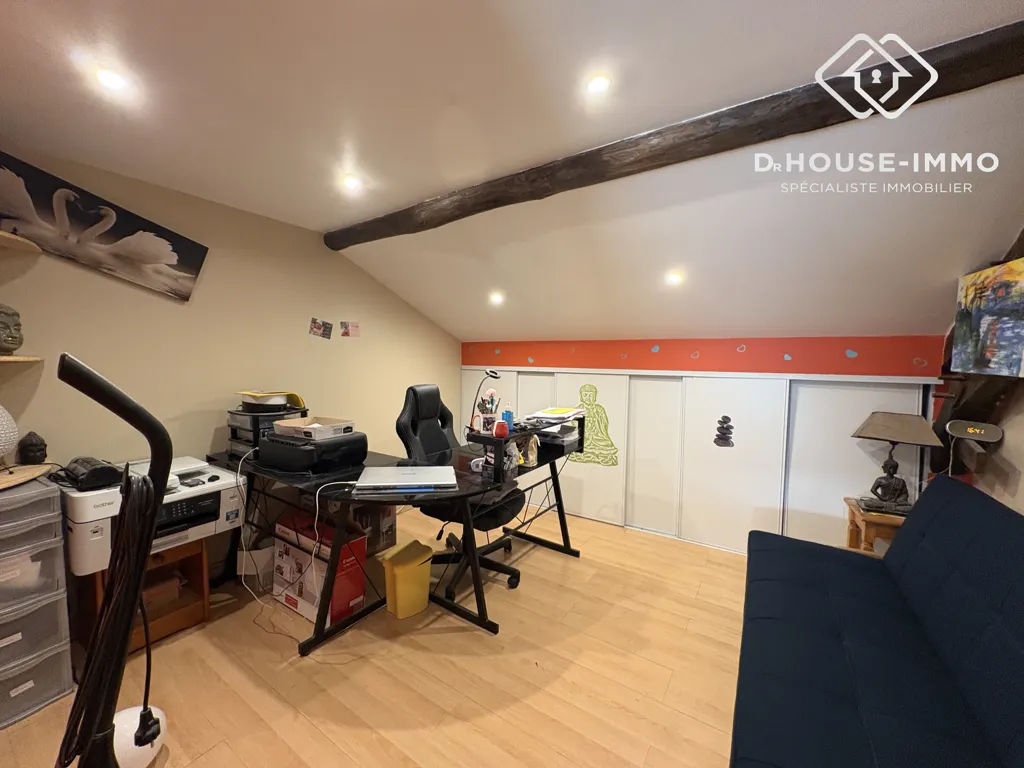 Bureau - Maison en Pierres Rénovée avec Vue Dégagée à Villars