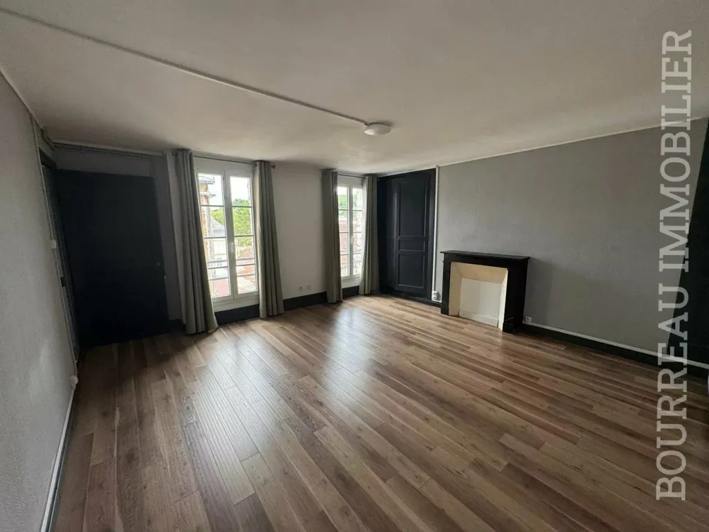 Séjour - Appartement de rez-de-chaussée avec balcon à Joigny