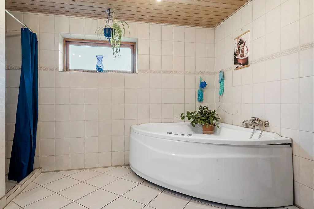 Salles de bain - Maison 5 pièces à Stege