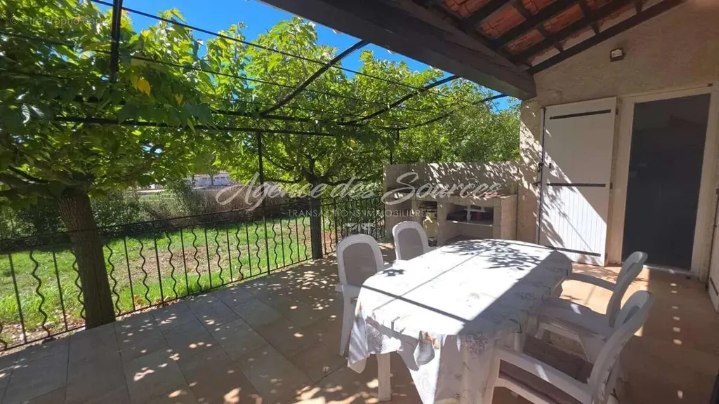 Terrass - Ground Floor Villa with Garden in Tavernes