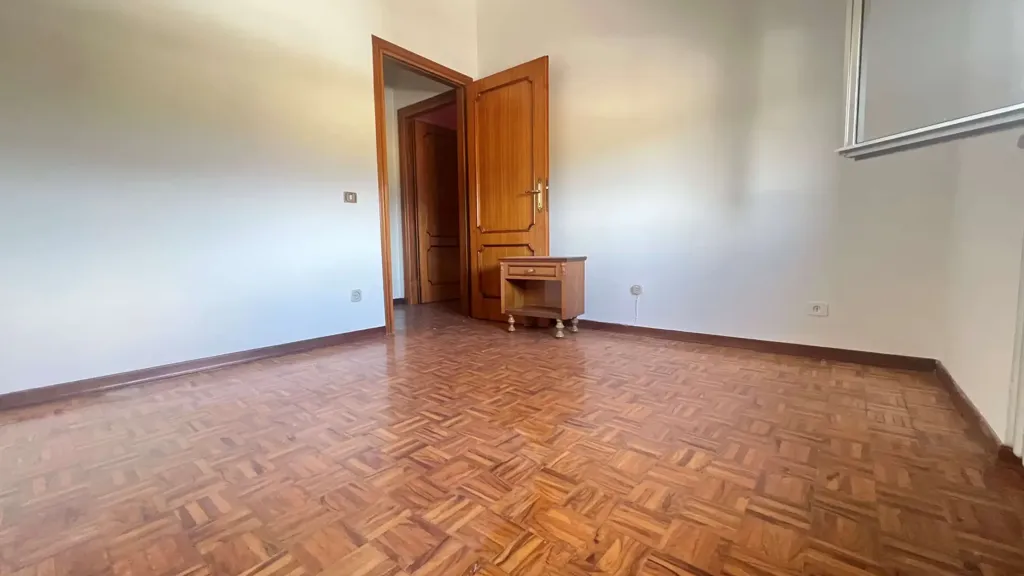 Toad - Mixed-Use Villa with Terraces in Spoleto
