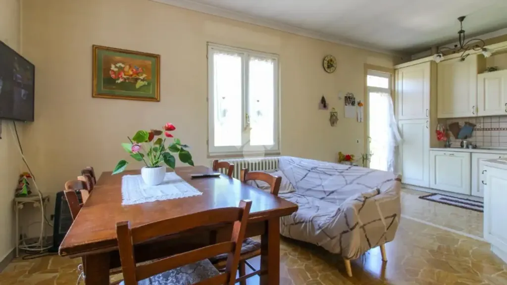 Söögituba - Bifamiliar Villa with Garden in Barghe