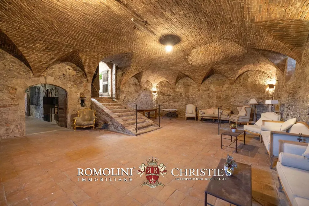 Toad - Historic Estate with Castle in Umbria