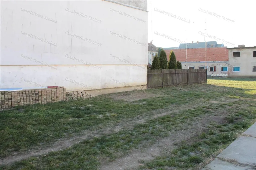 Aed - Development Plot with Family House in Szolnok Centre