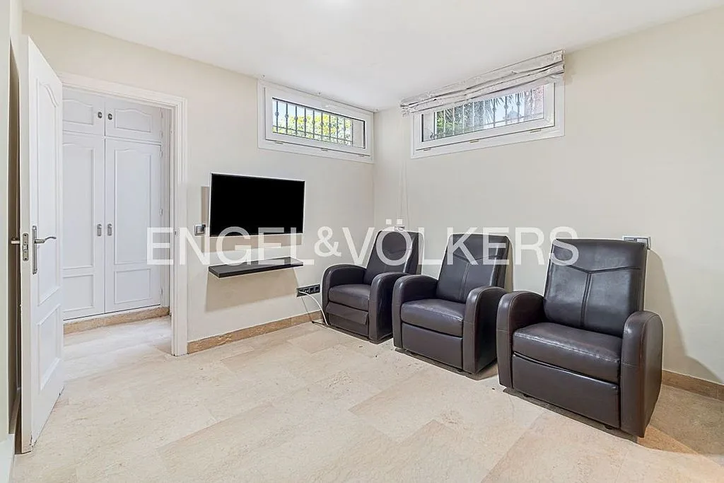 Elutuba - Villa with Pool and Sea Views in Estepona