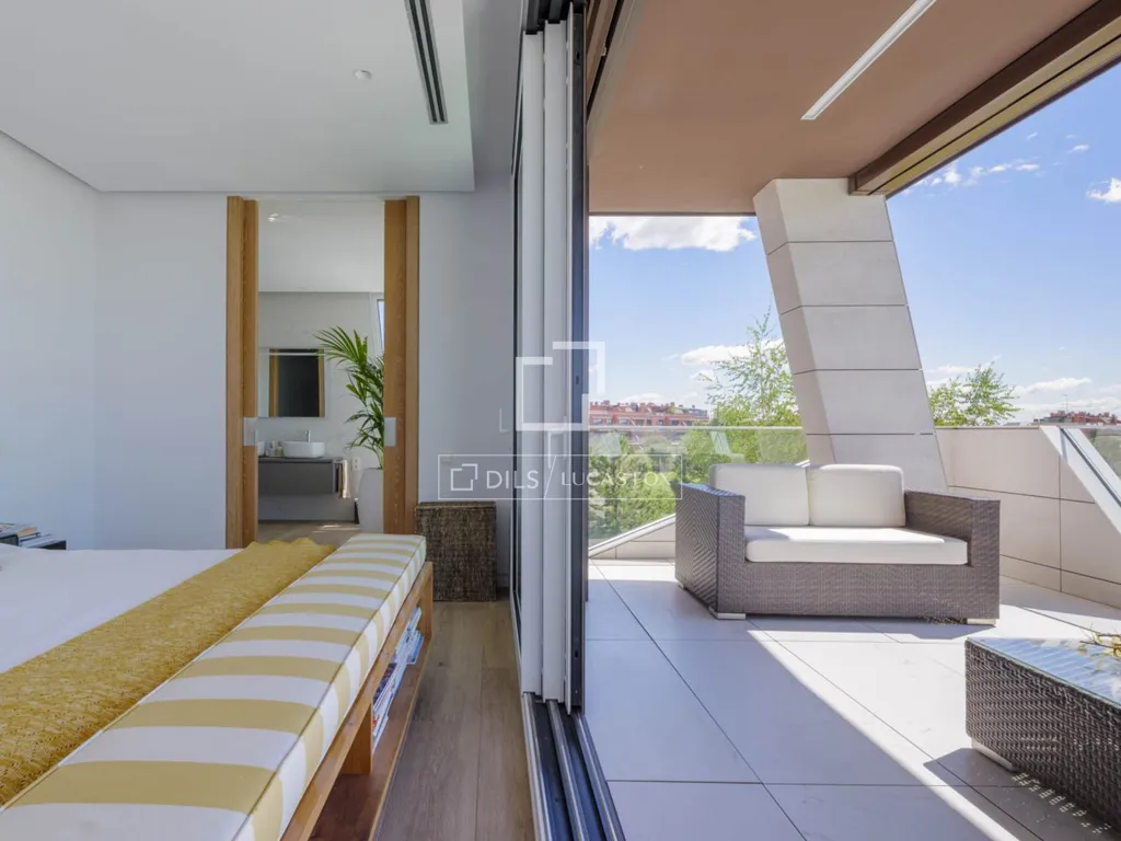 Bedrooms - Luxury Apartment with Golf Course Views in La Finca