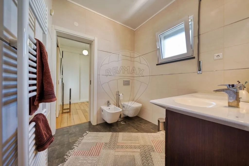 Vannitoad - Luxury Villa with Extensive Land in Torres Novas