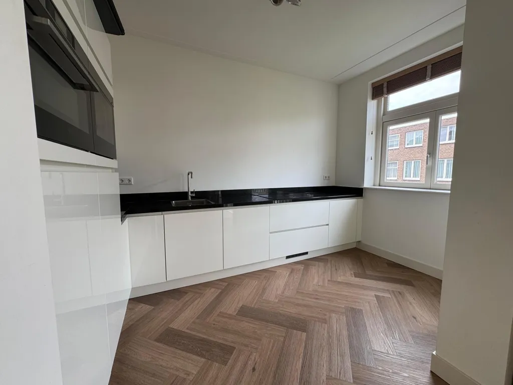 Cuisine - High-Quality Renovated Apartment in Stadionbuurt