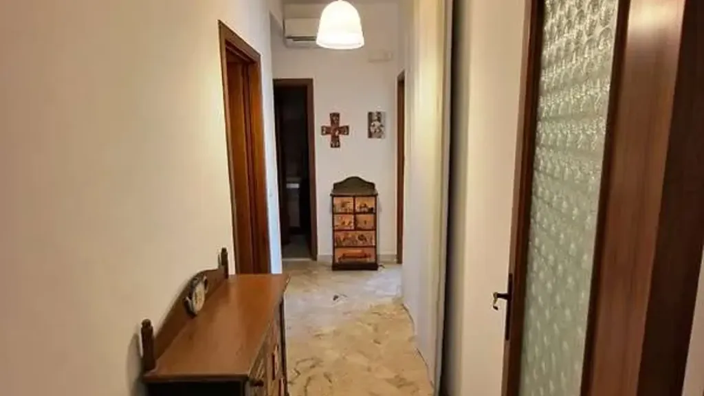 hallway_entrance