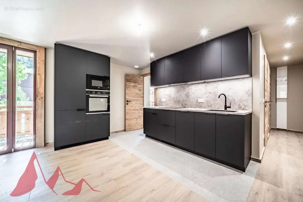 Cuisine - Appartement Rénové avec Balcon au Centre de Morzine