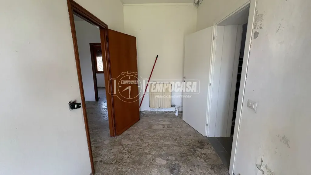 hallway_entrance