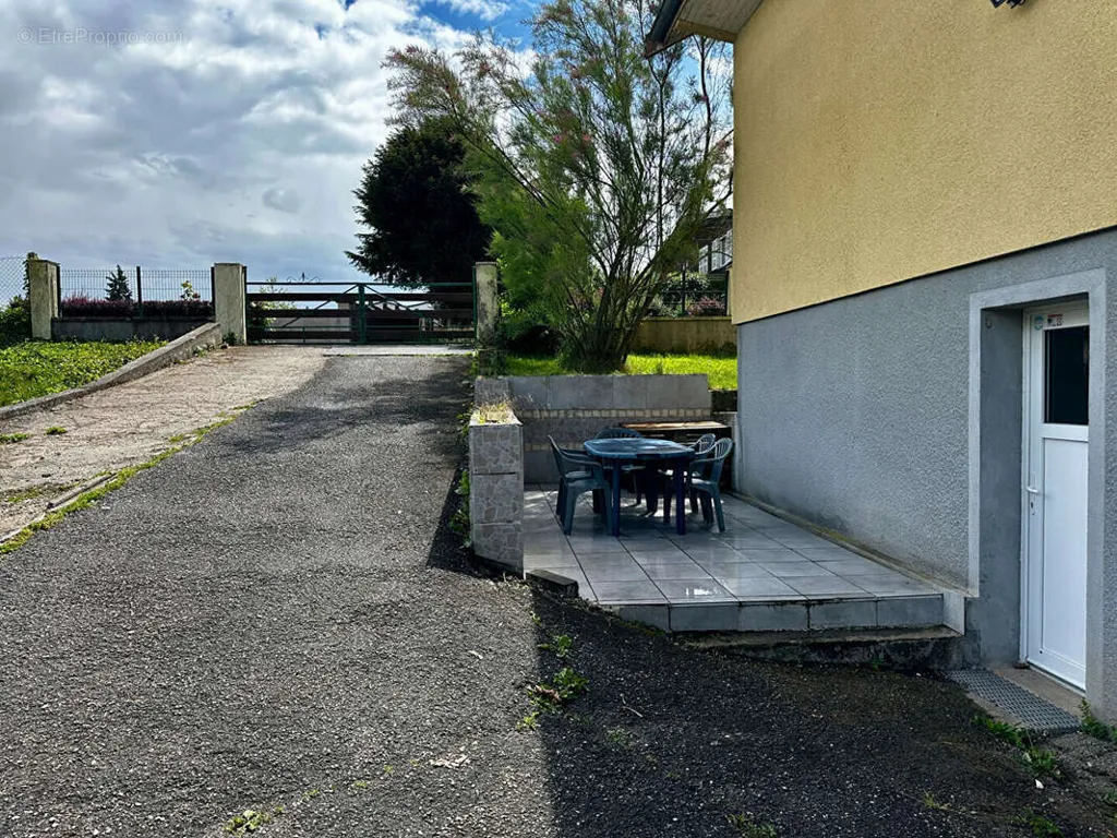 Maison 4 pièces à Charmes
