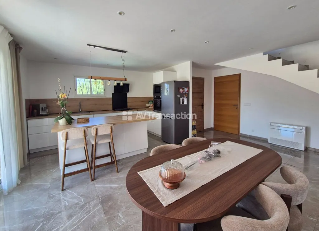 Kitchen - Contemporary House with Pool in Lorgues