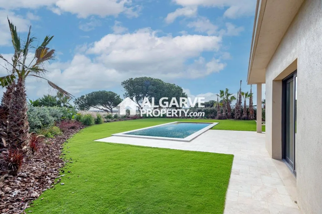 Piscine - Luxury Villa with Pool in Faro, Portugal