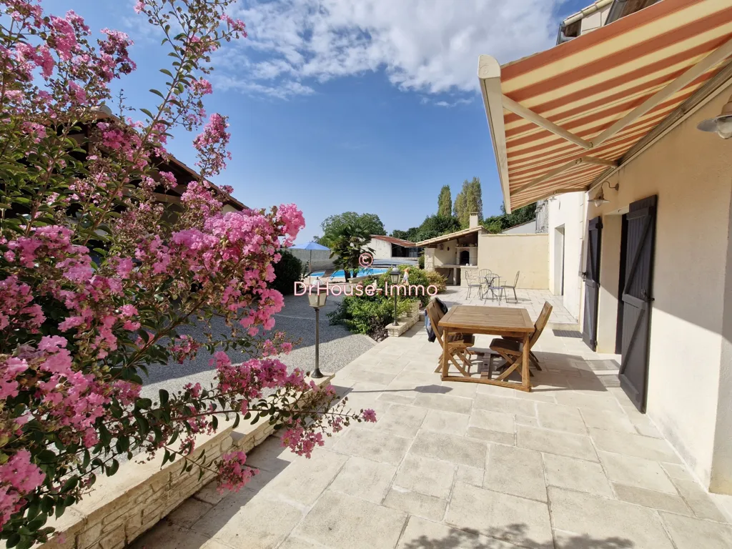 Terrasse - Maison de Caractère avec Piscine à Chauray