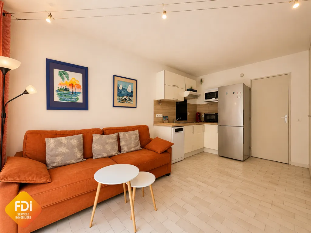 Living Room - Studio with West View in Le Grau-du-Roi